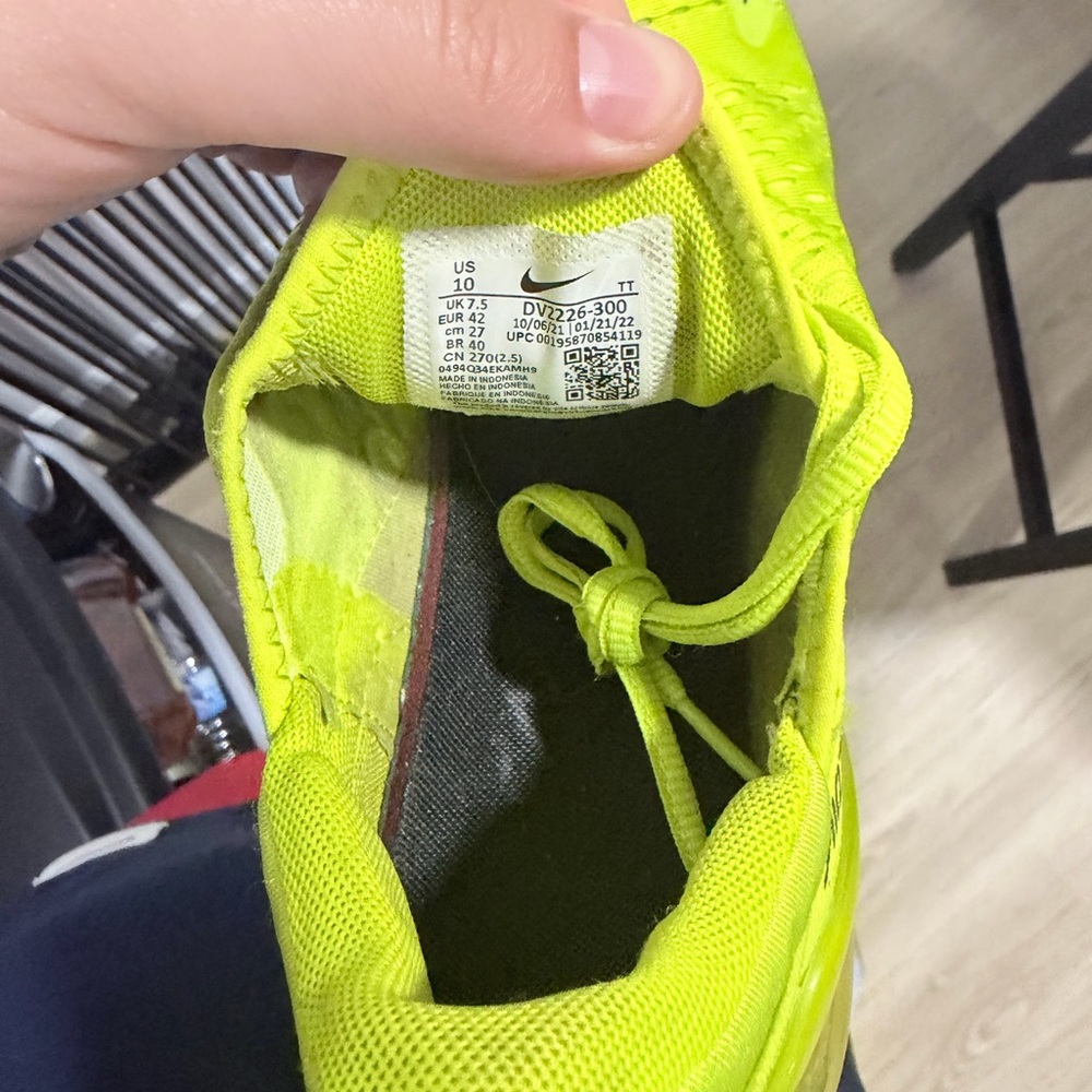 Nike Air Max 270 Neon Yellow/Black Men's Shoe - Picture 5 of 9